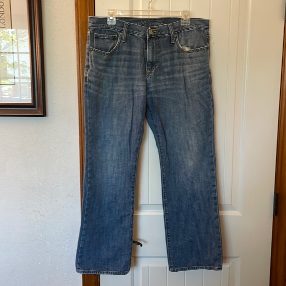 Men’s medium wash jeans